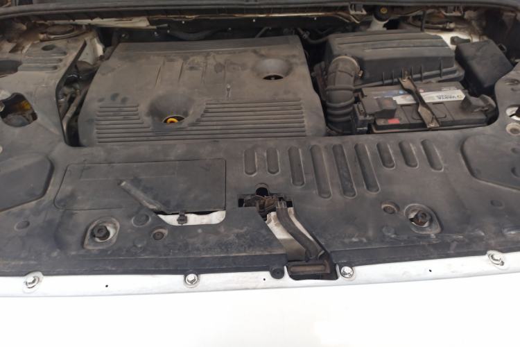 Used Lifan Auto Xuanlang 2017 2.0L CVT Comfort Edition Engine Bay