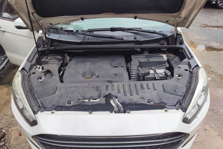 Used Lifan Auto Xuanlang 2017 2.0L CVT Comfort Edition Engine Bay