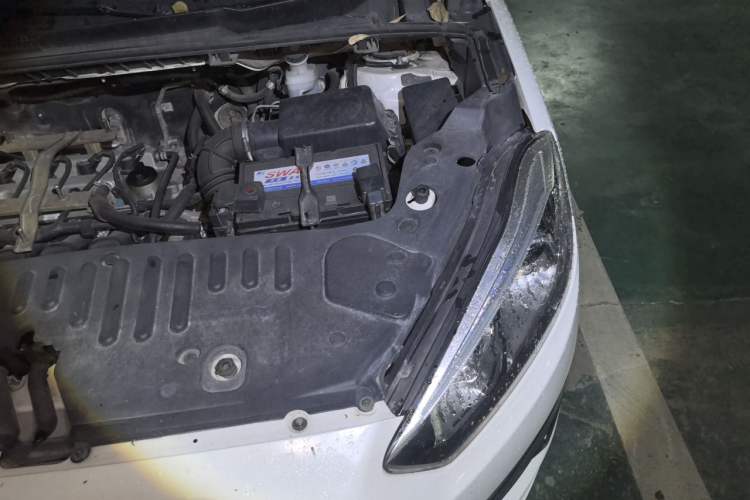 Used Lifan Auto Xuanlang 2017 1.8L Manual Comfort Model Engine Bay Left