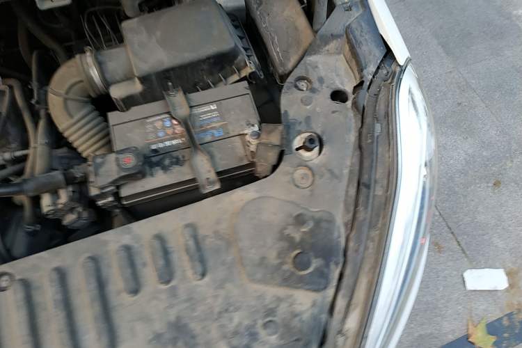 Used Lifan Auto Xuanlang 2017 1.8L Manual Comfort Model Engine Bay Left