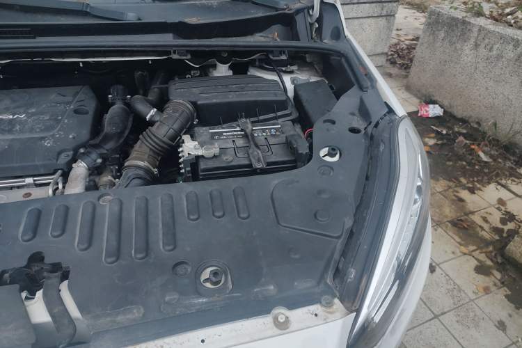 Used Lifan Auto Xuanlang 2017 1.5T Automatic Comfort Model Engine Bay Left