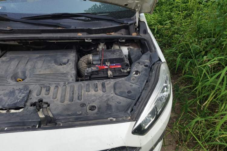 Used Lifan Auto Xuanlang 2017 1.8L Manual Comfort Model Engine Bay Left