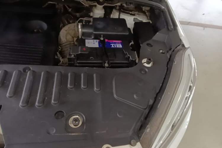 Used Lifan Auto Xuanlang 2017 1.8L Manual Comfort Model Engine Bay Left