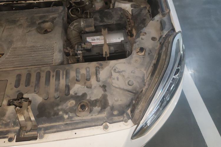 Used Lifan Auto Xuanlang 2017 1.8L Manual Elite Model Engine Bay Left