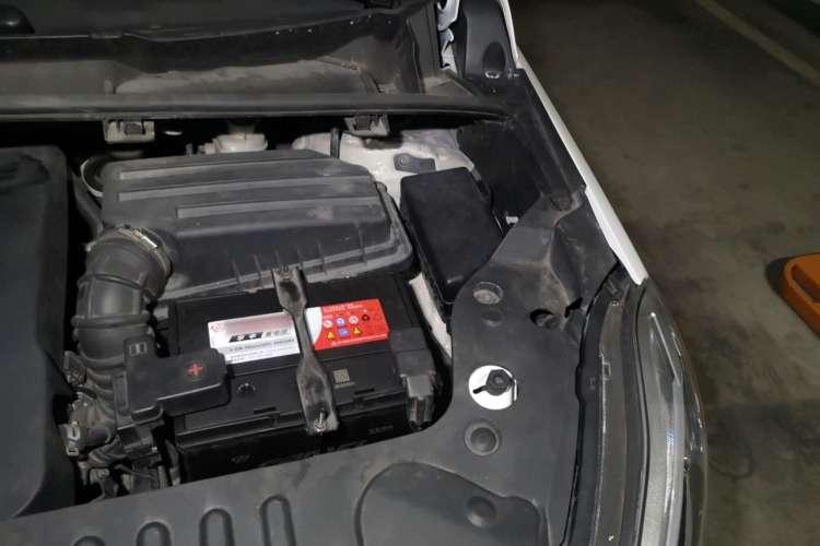 Used Lifan Auto Xuanlang 2017 2.0L CVT Comfort Edition Engine Bay Left