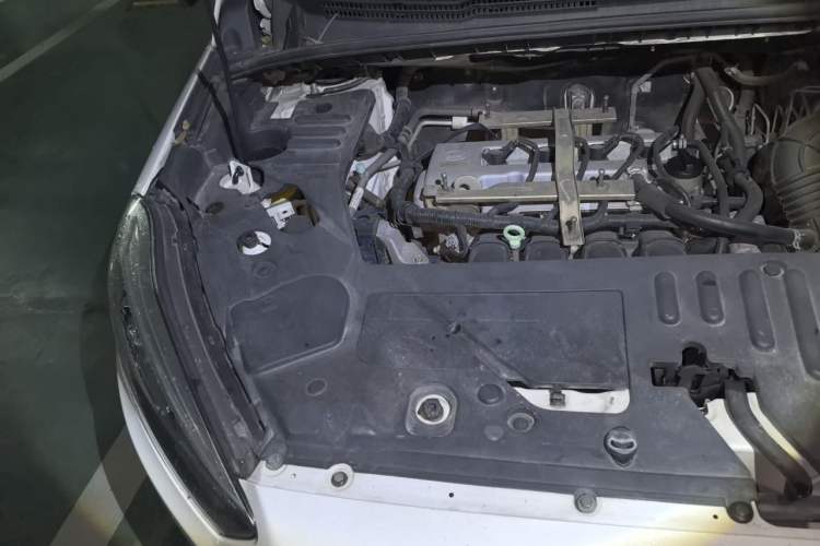 Used Lifan Auto Xuanlang 2017 1.8L Manual Comfort Model Engine Bay Right