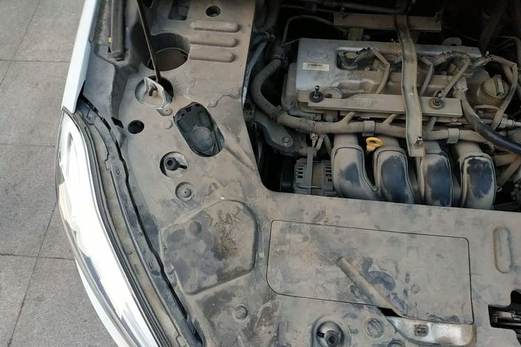 Used Lifan Auto Xuanlang 2017 1.8L Manual Comfort Model Engine Bay Right