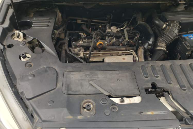 Used Lifan Auto Xuanlang 2017 1.5T Automatic Comfort Model Engine Bay Right