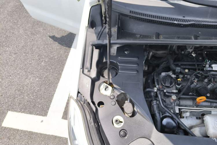 Used Lifan Auto Xuanlang 2017 1.5T Automatic Comfort Model Engine Bay Right