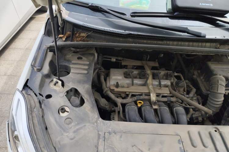 Used Lifan Auto Xuanlang 2017 2.0L CVT Comfort Edition Engine Bay Right