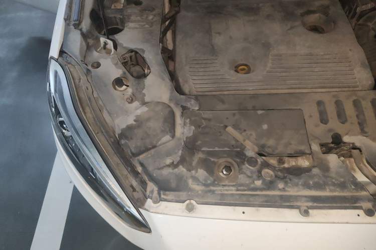 Used Lifan Auto Xuanlang 2017 1.8L Manual Elite Model Engine Bay Right