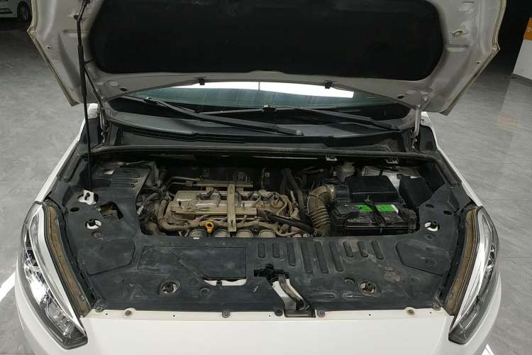 Used Lifan Auto Xuanlang 2017 2.0L Manual Comfort Version Engine Bay
