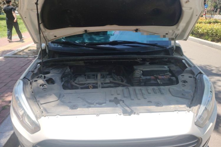 Used Lifan Auto Xuanlang 2017 2.0L CVT Comfort Edition Engine Bay