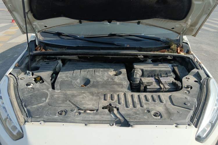 Used Lifan Auto Xuanlang 2017 2.0L CVT Luxury Model Engine Bay