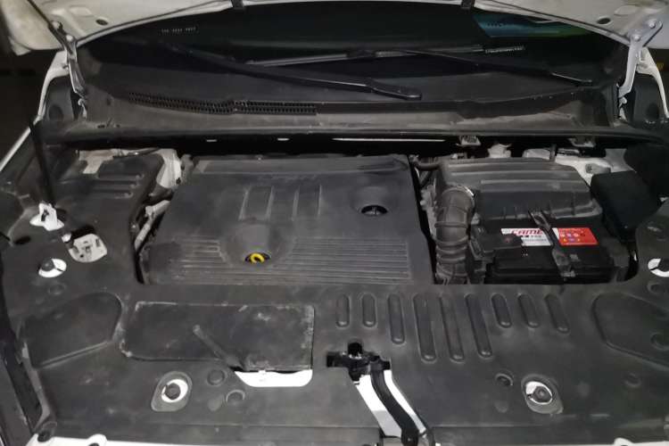 Used Lifan Auto Xuanlang 2017 2.0L CVT Comfort Edition Engine Bay