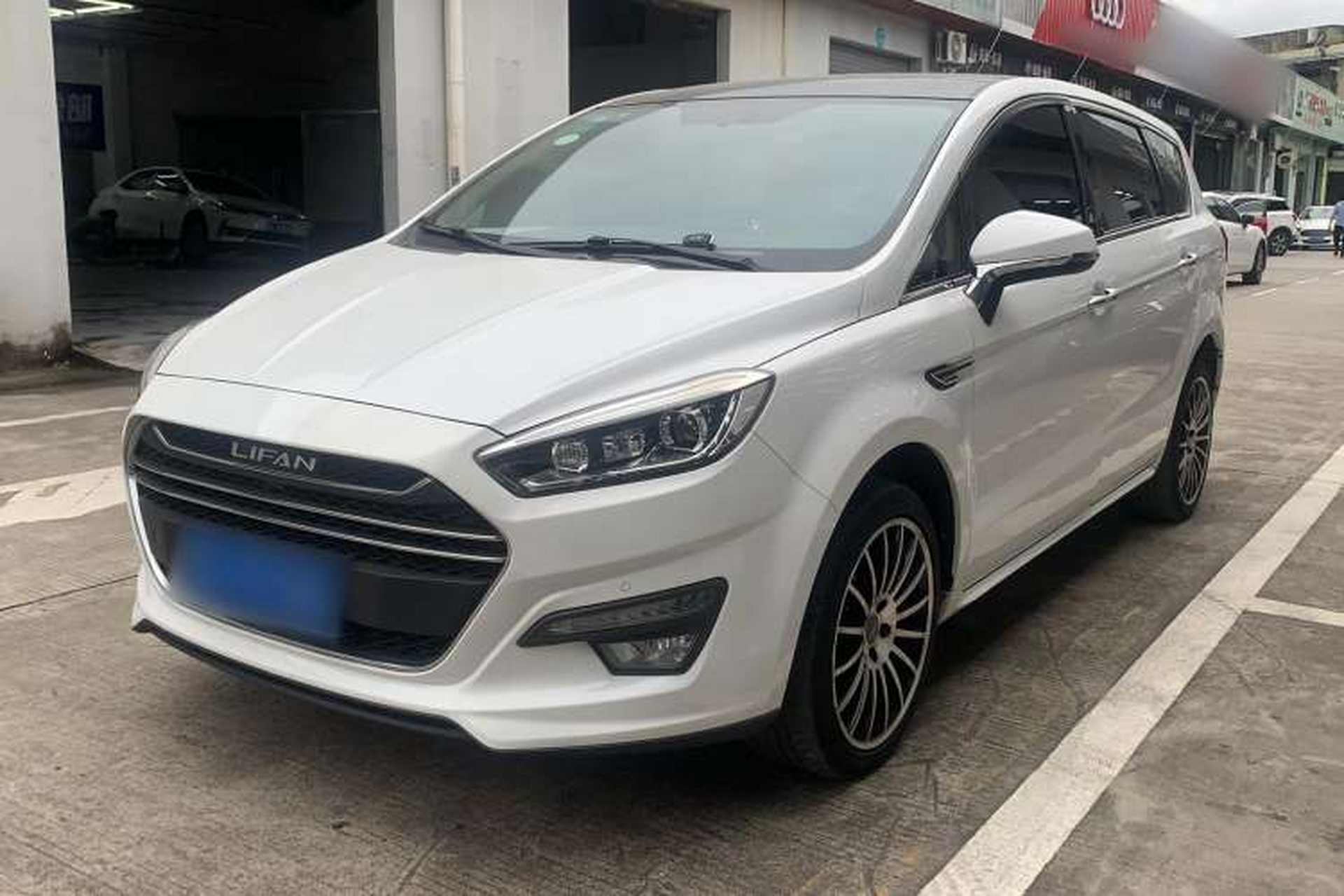 Used Lifan Auto Xuanlang 2017 1.5T Automatic Comfort Model Front Left 45 Deg