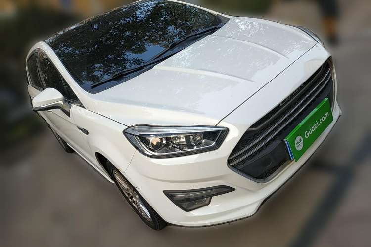 Used Lifan Auto Xuanlang 2017 1.8L Manual Comfort Model Front Right 45 Deg
