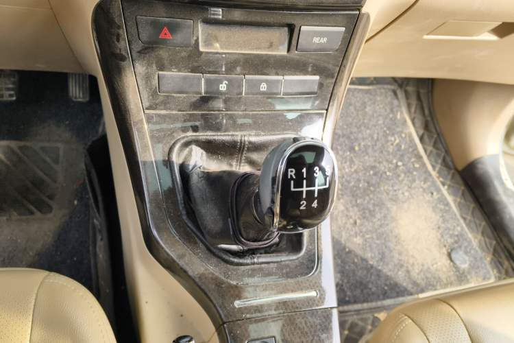 Used Lifan Auto Xuanlang 2017 1.8L Manual Comfort Model Gear Lever