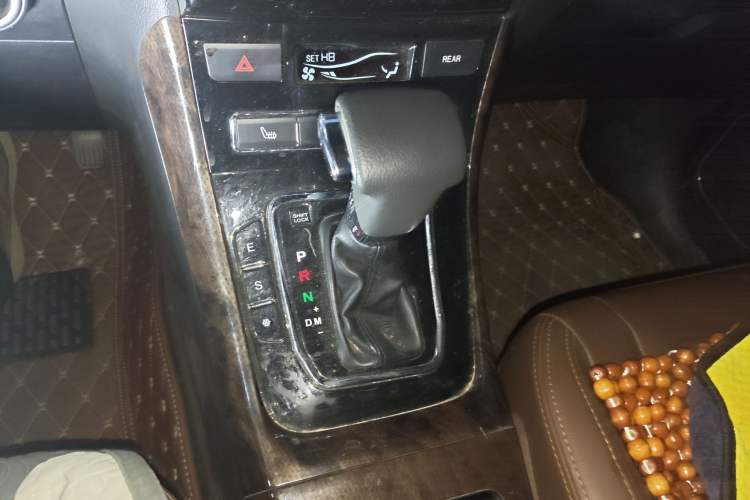 Used Lifan Auto Xuanlang 2017 1.5T Automatic Luxury Model Gear Lever