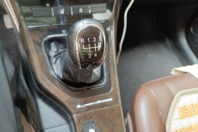 Used Lifan Auto Xuanlang 2017 1.8L Manual Comfort Model Gear Lever