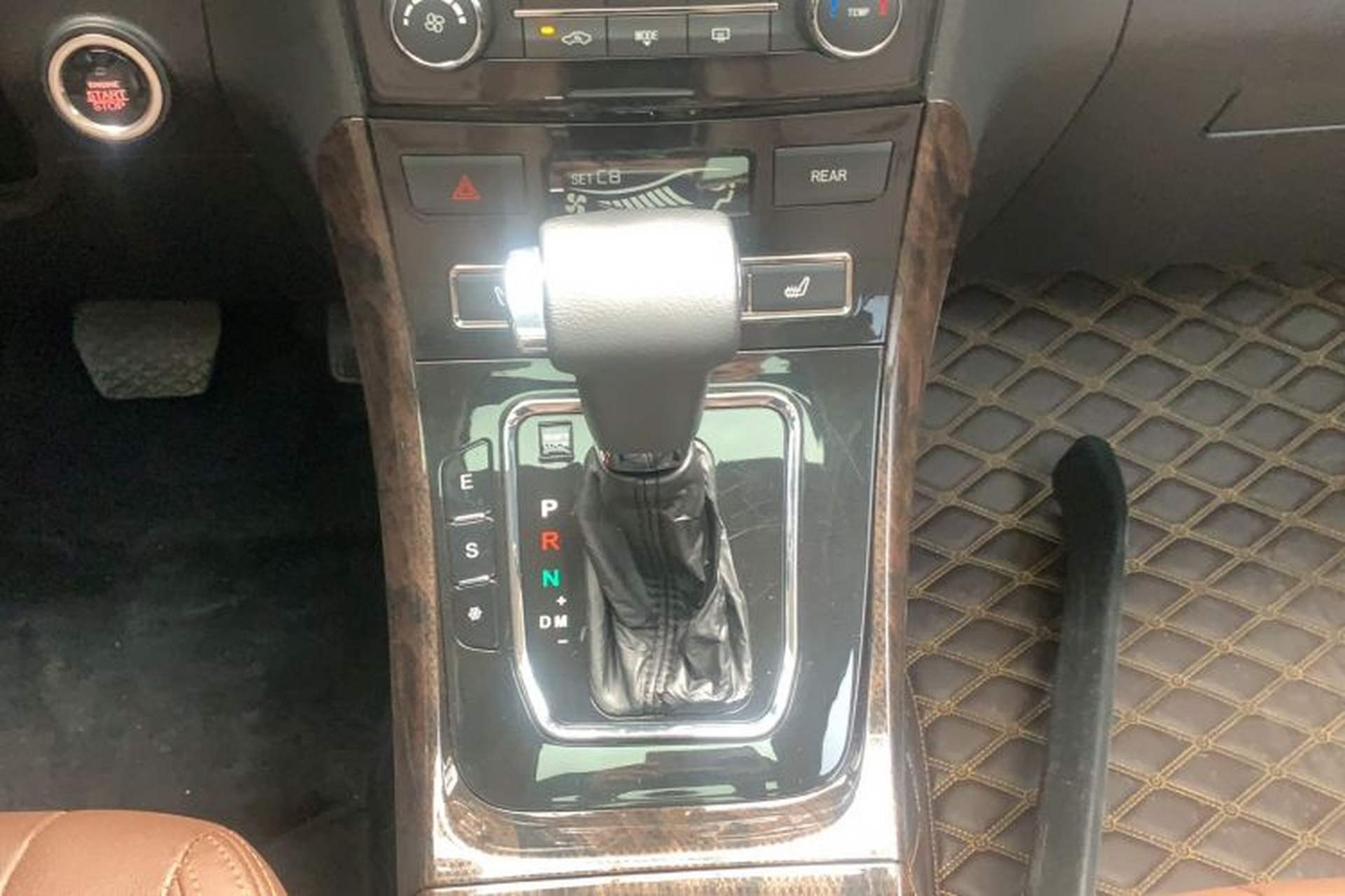 Used Lifan Auto Xuanlang 2017 1.5T Automatic Comfort Model Gear Lever