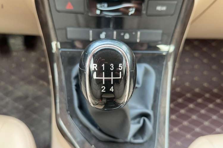 Used Lifan Auto Xuanlang 2017 1.8L Manual Comfort Model Gear Lever