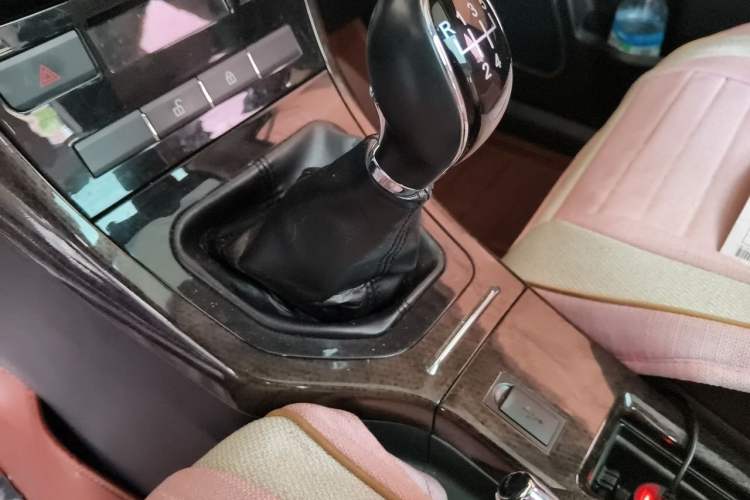Used Lifan Auto Xuanlang 2017 1.8L Manual Elite Model Gear Lever