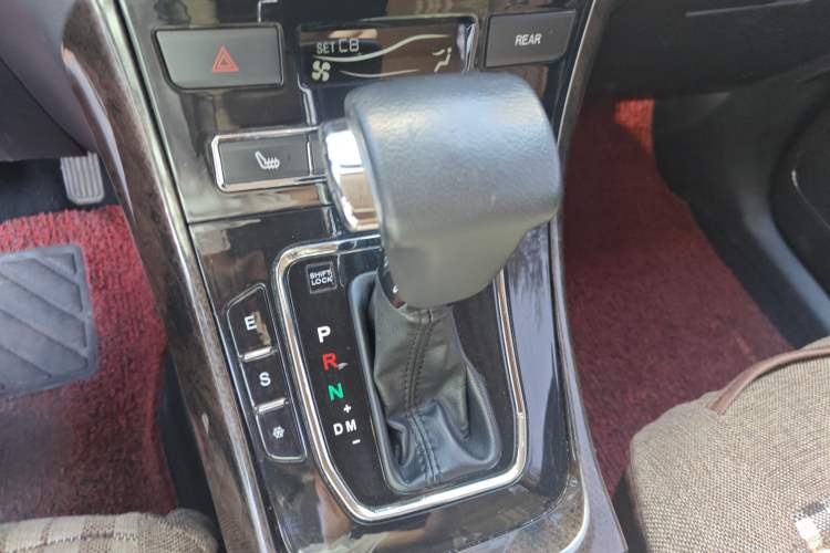 Used Lifan Auto Xuanlang 2017 1.5T Automatic Comfort Model Gear Lever