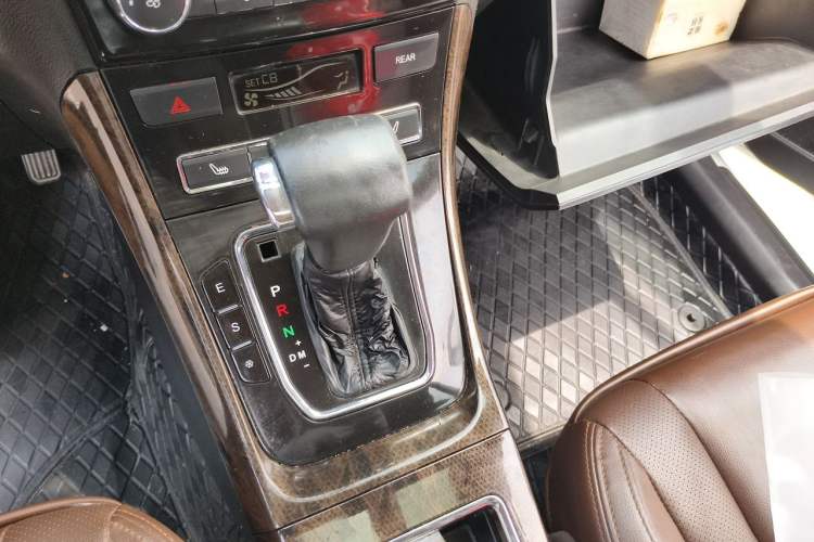 Used Lifan Auto Xuanlang 2017 1.5T Automatic Comfort Model Gear Lever