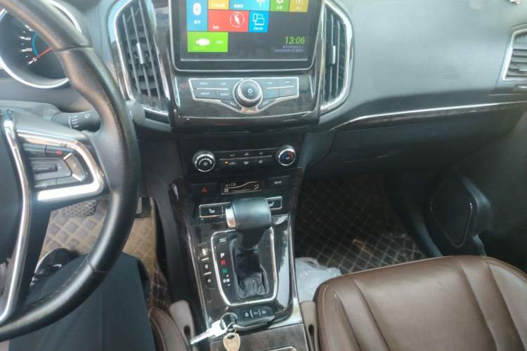 Used Lifan Auto Xuanlang 2017 2.0L CVT Comfort Edition Gear Lever