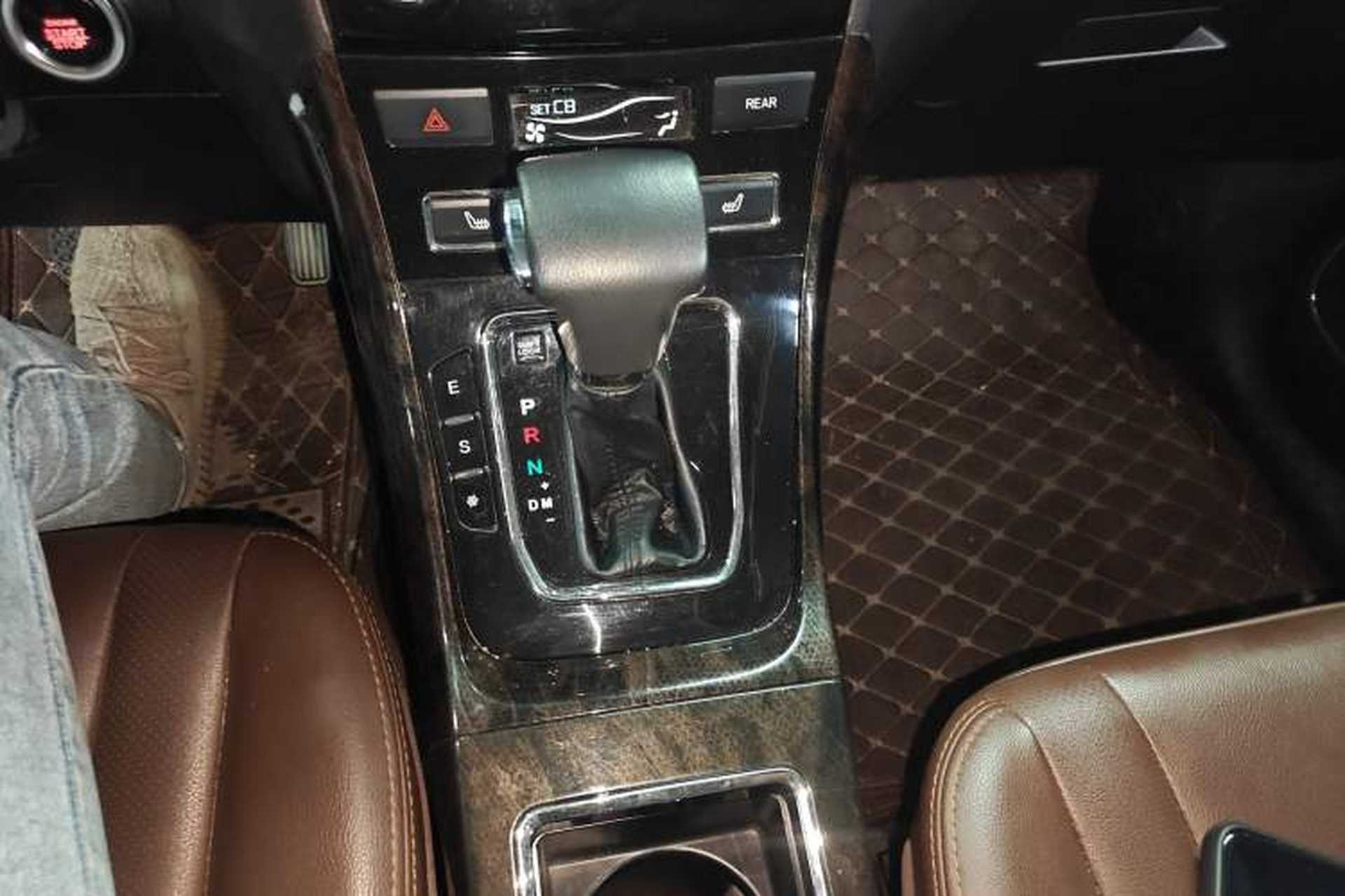 Used Lifan Auto Xuanlang 2017 1.5T Automatic Comfort Model Gear Lever
