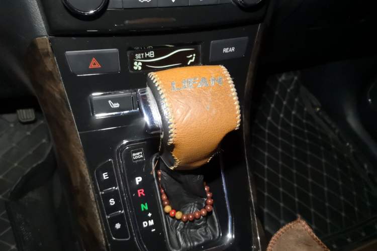 Used Lifan Auto Xuanlang 2017 2.0L CVT Comfort Edition Gear Lever