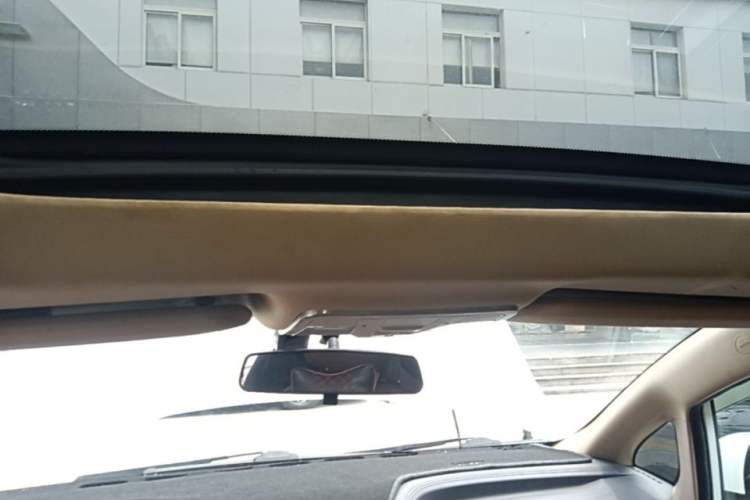 Used Lifan Auto Xuanlang 2017 2.0L CVT Luxury Model Headliner