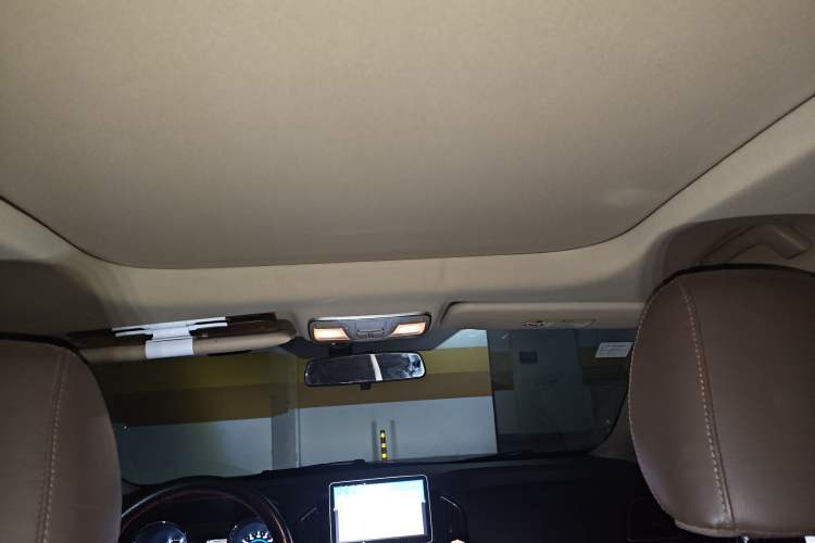 Used Lifan Auto Xuanlang 2017 1.5T Automatic Luxury Model Headliner