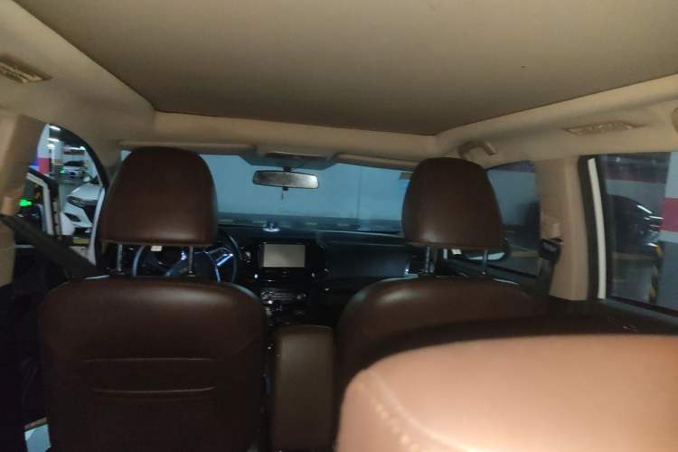 Used Lifan Auto Xuanlang 2017 1.8L Manual Elite Model Headliner