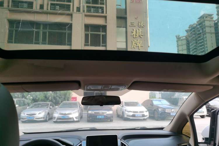 Used Lifan Auto Xuanlang 2017 1.8L Manual Elite Model Headliner