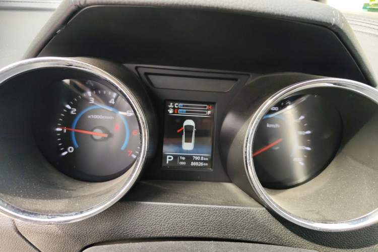 Used Lifan Auto Xuanlang 2017 2.0L CVT Comfort Edition Instrument Cluster