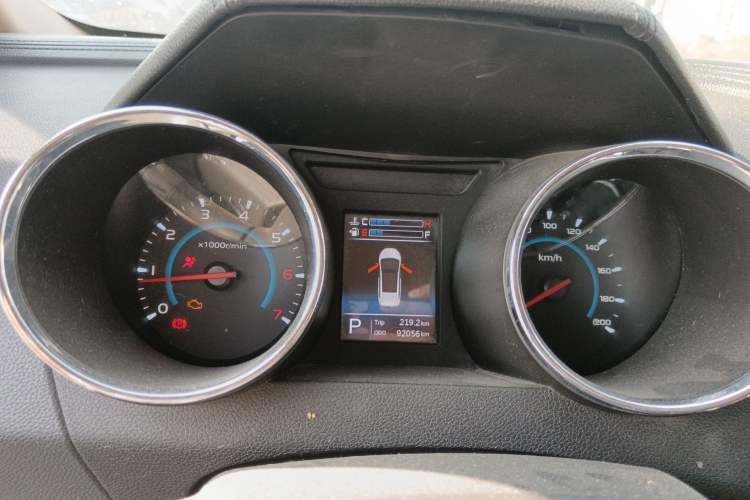 Used Lifan Auto Xuanlang 2017 2.0L CVT Luxury Model Instrument Cluster