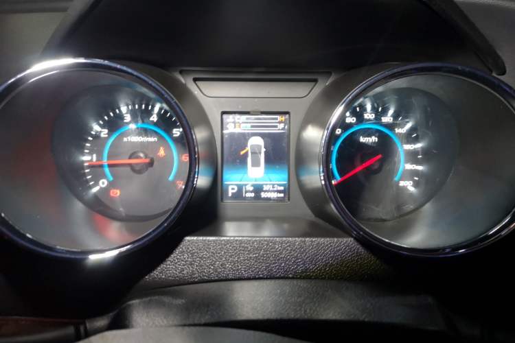 Used Lifan Auto Xuanlang 2017 2.0L CVT Comfort Edition Instrument Cluster