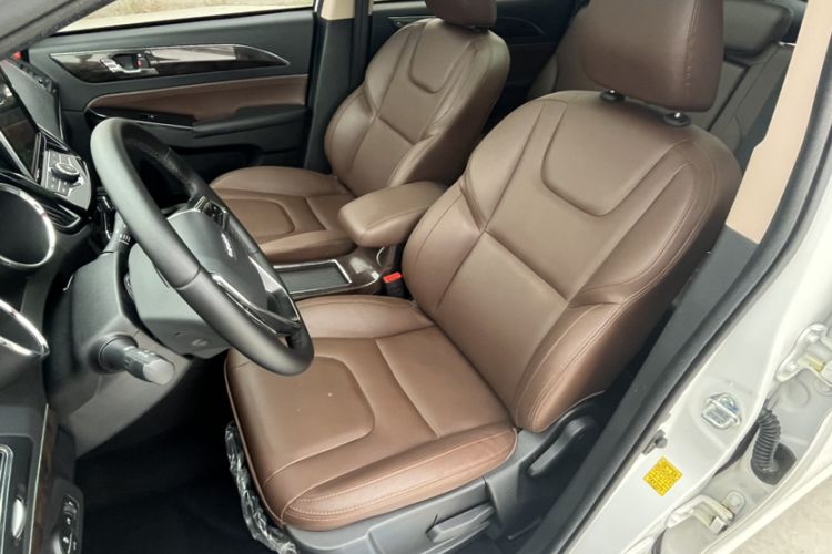 Used Lifan Auto Xuanlang 2017 1.5T Automatic Comfort Model Interior 1