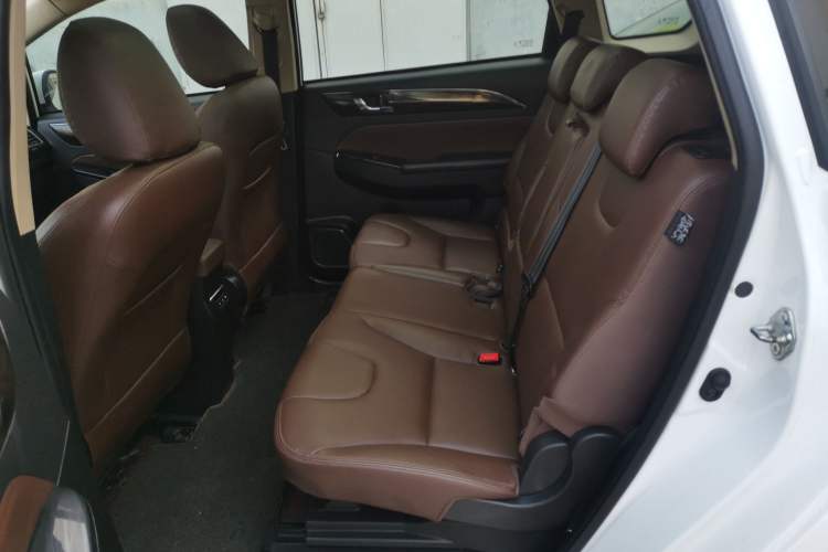 Used Lifan Auto Xuanlang 2017 1.8L Manual Comfort Model Interior 1