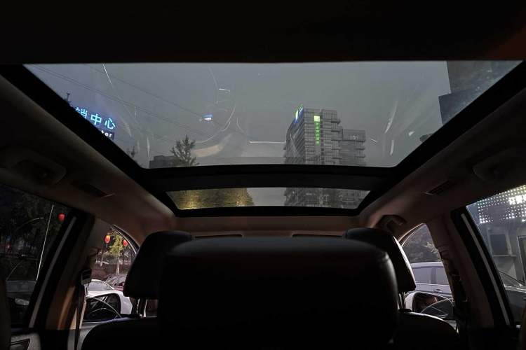 Used Lifan Auto Xuanlang 2017 1.5T Automatic Comfort Model Interior 11