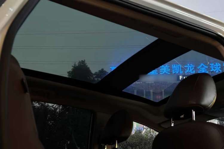 Used Lifan Auto Xuanlang 2017 1.5T Automatic Comfort Model Interior 12