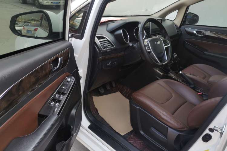 Used Lifan Auto Xuanlang 2017 1.8L Manual Comfort Model Interior 2