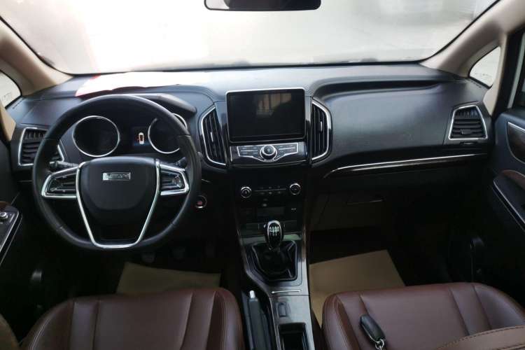 Used Lifan Auto Xuanlang 2017 1.8L Manual Comfort Model Interior 3