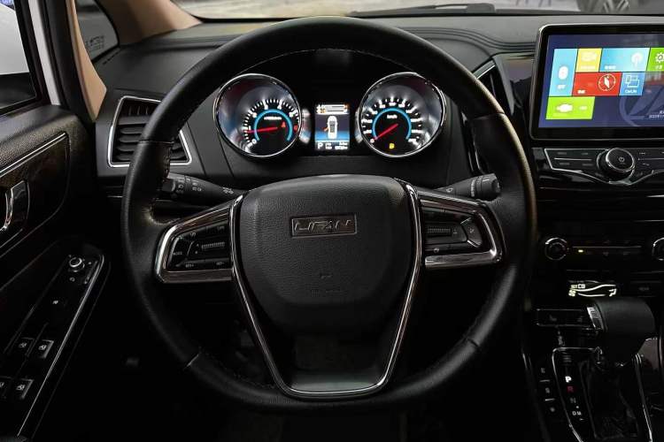 Used Lifan Auto Xuanlang 2017 1.5T Automatic Comfort Model Interior 5