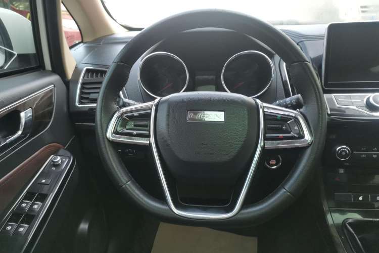 Used Lifan Auto Xuanlang 2017 1.8L Manual Comfort Model Interior 6