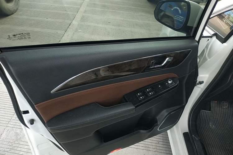 Used Lifan Auto Xuanlang 2017 1.8L Manual Comfort Model Left Front Door Interior
