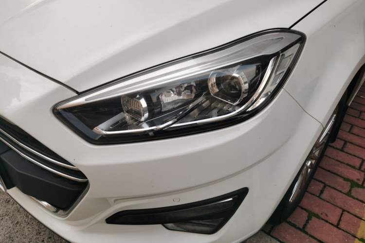Used Lifan Auto Xuanlang 2017 1.8L Manual Elite Model Left Front Headlight