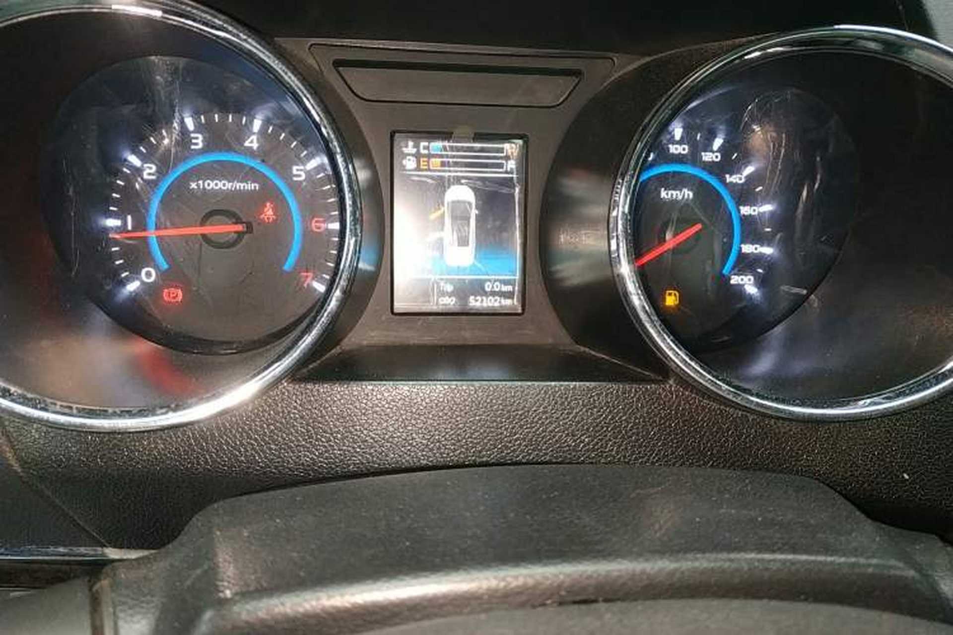 Used Lifan Auto Xuanlang 2017 2.0L Manual Comfort Version Odometer Close Up